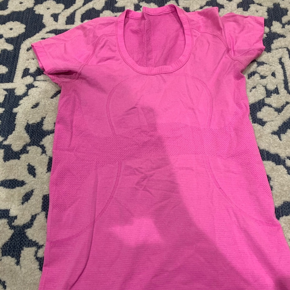 Lululemon Athletica! Swiftly tech short sleeve!